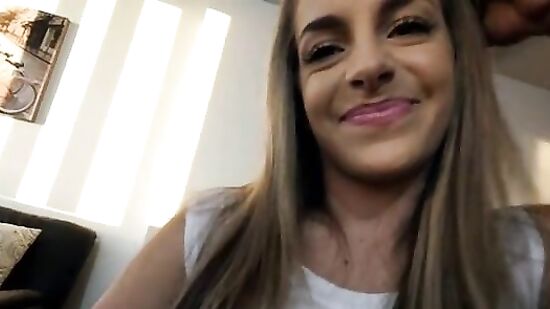 Внезапно ворвалась сестра и спалила брата за дрочкой на унитазе