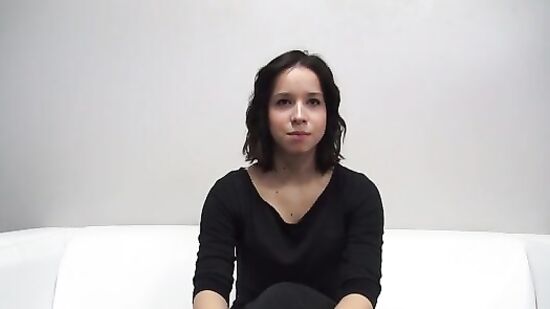 Девушка сняла трусики на порно кастинге ради славы и денег