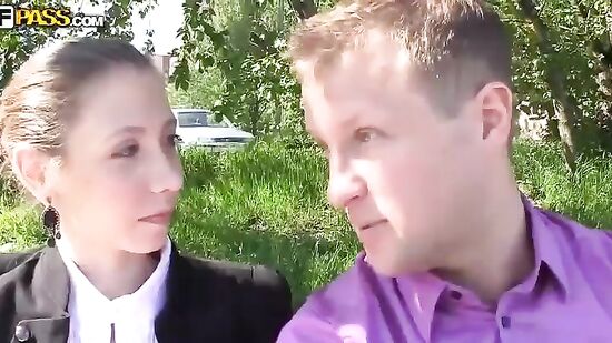 Учитель русского не постеснялся и выебал Наташу прямо в кустах