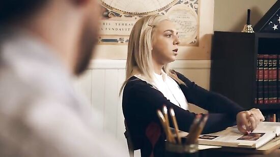 Брутальный препод жестко ебет хрупкую студентку и доводит малышку до слез