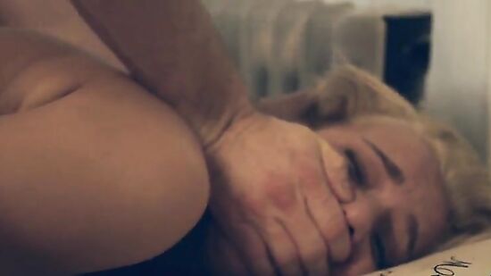 Брутальный препод жестко ебет хрупкую студентку и доводит малышку до слез