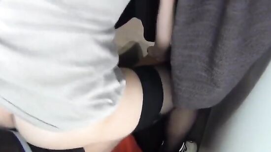 Экстремальный секс в примерочной брендового магазина