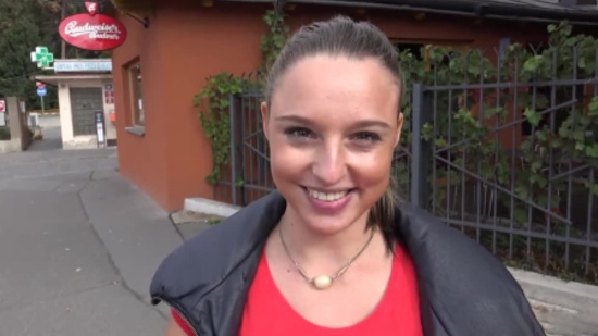 Предложил беременной чешской девушке потрахаться за деньги на природе