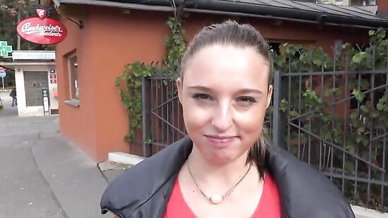 Предложил беременной чешской девушке потрахаться за деньги на природе