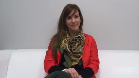 Скромная девушка решилась на участие в чешском порно кастинге