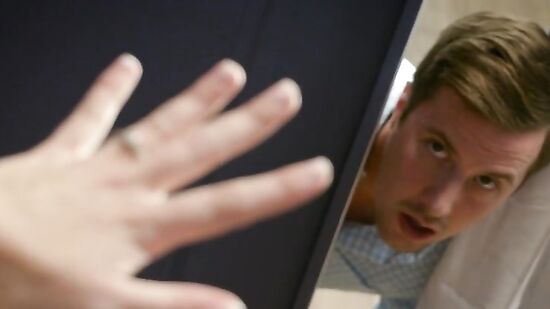 Тупой муж даже не успел ничего подумать, как жена уже изменила с продавцом в примерочной