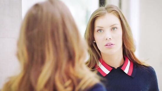 Ворвалась в спальню и трахнула парня собственной сестры пока та уехала по делам