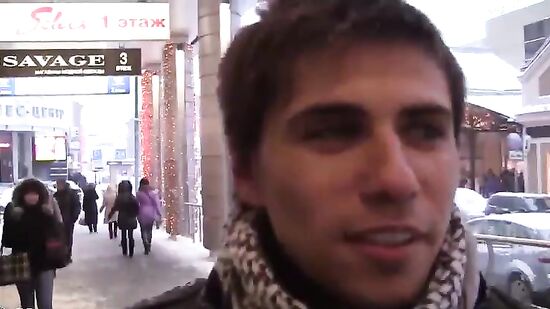 Курящая шкура согласилась поебаться за 1000 евро прямо в туалете ресторана