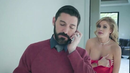 Жена спалилась за изменой перед собственным мужем в самый разгар секса с незнакомцем