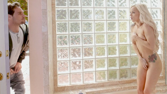 Пацан дрочил на девочку за её спиной пока не спалился и трахнул её