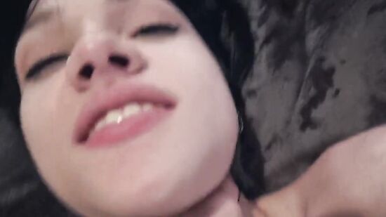 Возбуждающая ебля молодой шлюшки доводит ее до незабываемых оргазмов