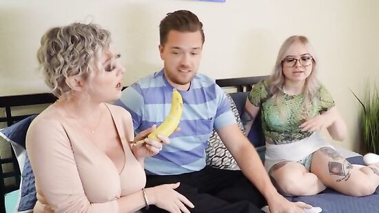 Анальная измена с мачехой собственной девушки запомнится парню на долго