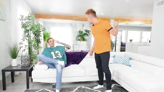 Зашел к другу в гости и трахнул его девушку - измена с девушкой друга