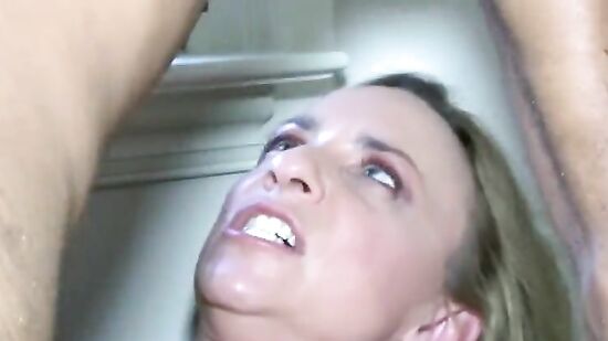 Изменяю мужу с негром и даю ему в анал