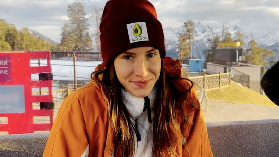 Случайный секс с красивой незнакомкой в публичном месте - порно от первого лица