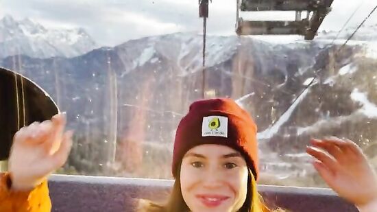 Случайный секс с красивой незнакомкой в публичном месте - порно от первого лица