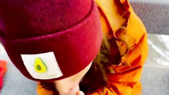 Случайный секс с красивой незнакомкой в публичном месте - порно от первого лица