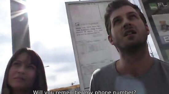 Предложил парню и его красивой девушке секс за деньги и они согласились