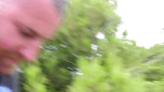 Молодая давалка пришла с папиком на пляж заниматься сексом