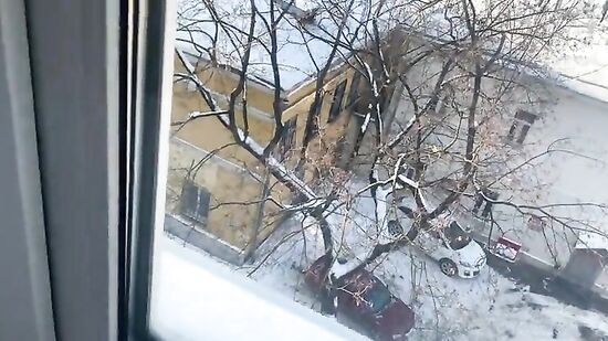 Жопастая соседка совсем не против когда её трахают как шлюшку