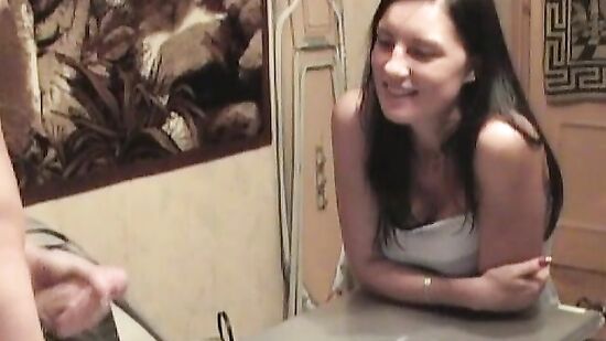 Лучшая подруга захотела посмотреть как я дрочу член