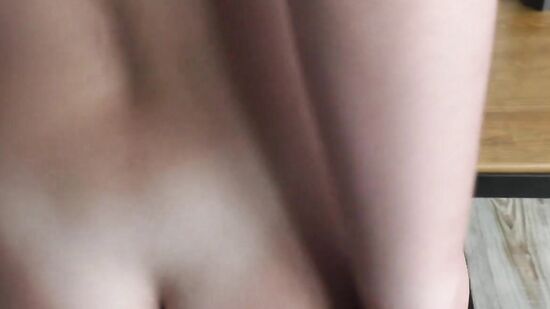 Моя подружка настоящая шлюшка - всегда готова отсосать за деньги