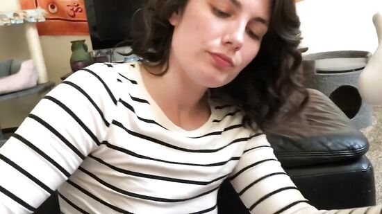 Моя подруга сейчас без парня и частенько заходит на секс