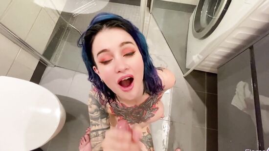 Похотливая подруга любит жесткий трах в анал и в ротик