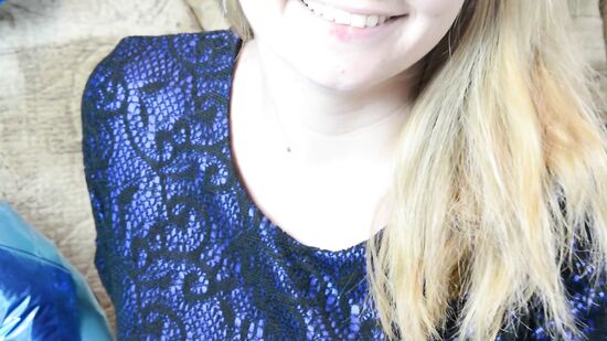 Пышная русская подружка захотела член со спермой на губы сразу после Нового Года