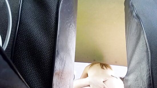 Реальный секс в машине с русской девушкой из Тиндера