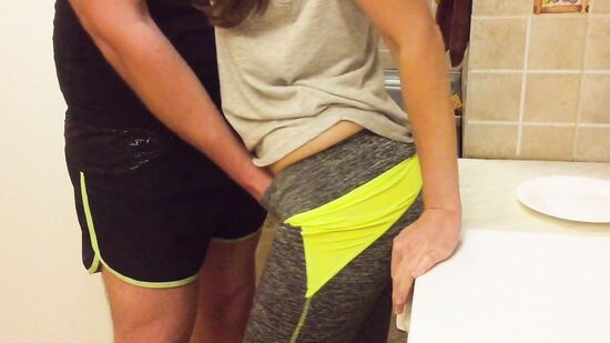 Захотела изменить, пока муж с друзьями на рыбалке - реальное с разговором