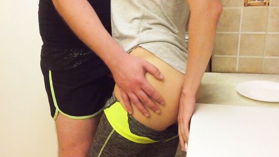 Захотела изменить, пока муж с друзьями на рыбалке - реальное с разговором