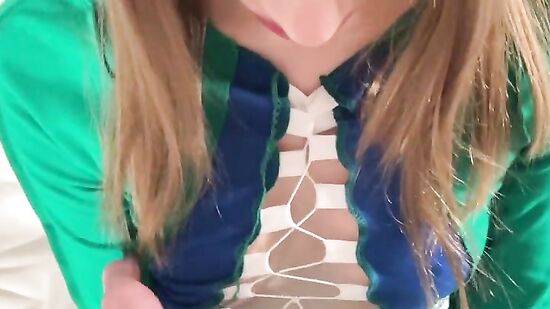 Зашла в гости к парню лучшей подруги и сделала ему минет