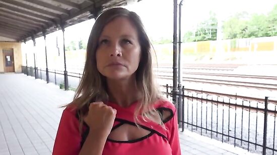 Чешская женщина повелась на секс, но только за деньги