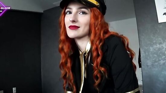 Стюардесса Аерофлота трахается в киску после полёта