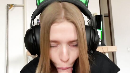 Наверное, ты считаешь что мы друзья, но меня уже за*бало дружить...