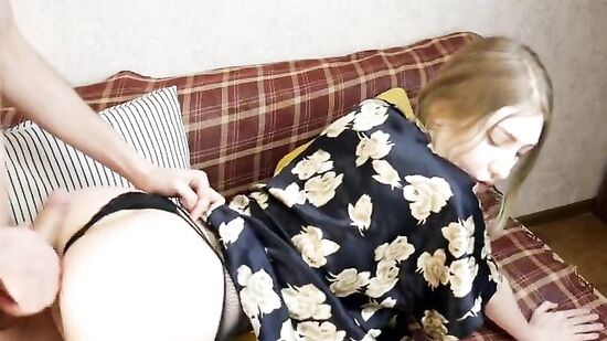 Жена изменяет с тренером и разговаривает с мужем по телефону