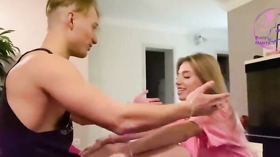 Давай поиграем во что-то не связанным с приставкой..