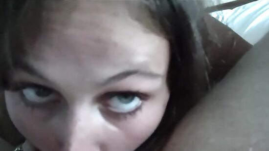 Падчерица кончает с отчимом по домашнему - возбуждающая порнушка