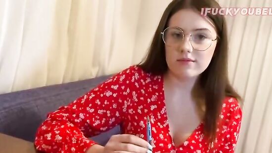 Милая училка учит так себе, за то классно сосет...