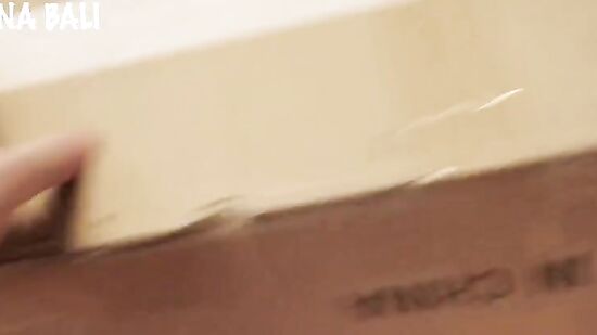 Ты себе купила секс игрушку??? Блин - давай распакуем.!!!