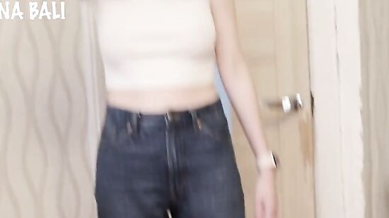 Ты себе купила секс игрушку??? Блин - давай распакуем.!!!