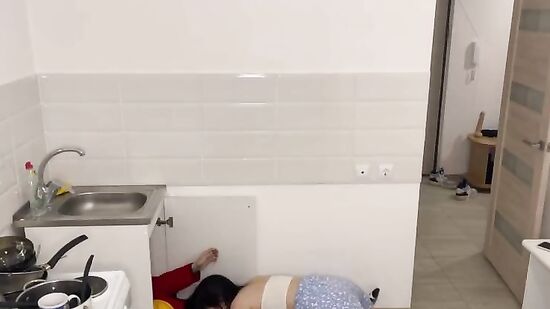 Вызвала мастера и изменила мужу, когда он был на работе