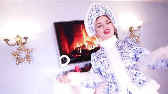 Русская снегурочка занимается сексом с дедом морозом