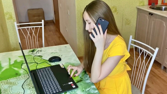 Поломался ноутбук, решила позвать друга на помощь