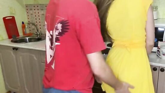 Поломался ноутбук, решила позвать друга на помощь