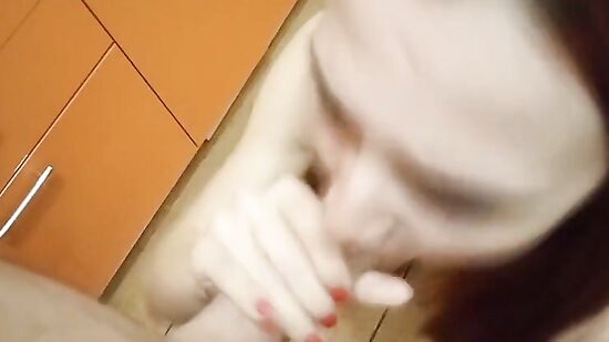 Уменя муж дома... - Да мне всё равно.. Сосед зашел на секс..