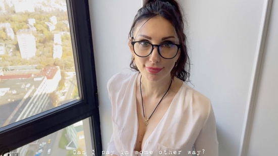 Милфа-секретарша сосет член как будто в последний раз