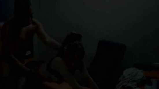 Секс на работе с горячей секретаршей-давалкой