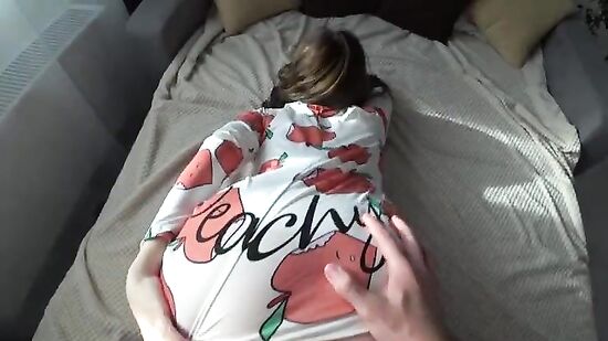 Девушка с шикарной-пышной грудью скачет на члене с самого утра